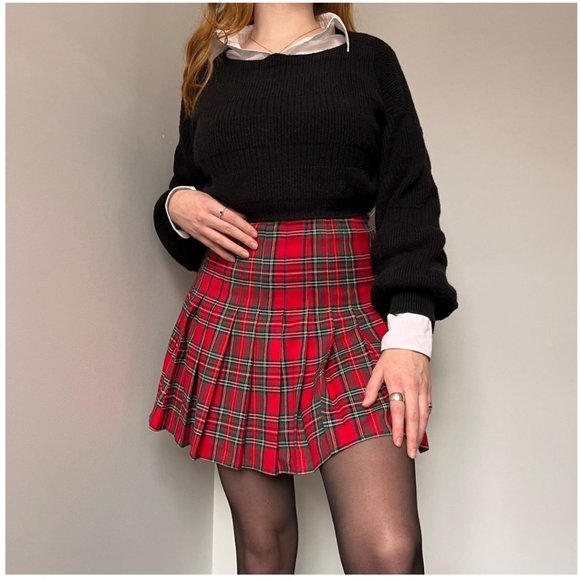 🏷️NWT Brandy Melville Dana High Waist Skirt In Red Plaid - One Size (SOLD OUT) - Picture 3 of 15